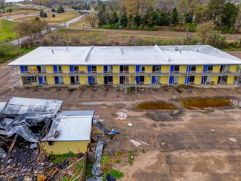 More Photos Of 3955 Clay St, Vicksburg Hotel For Sale