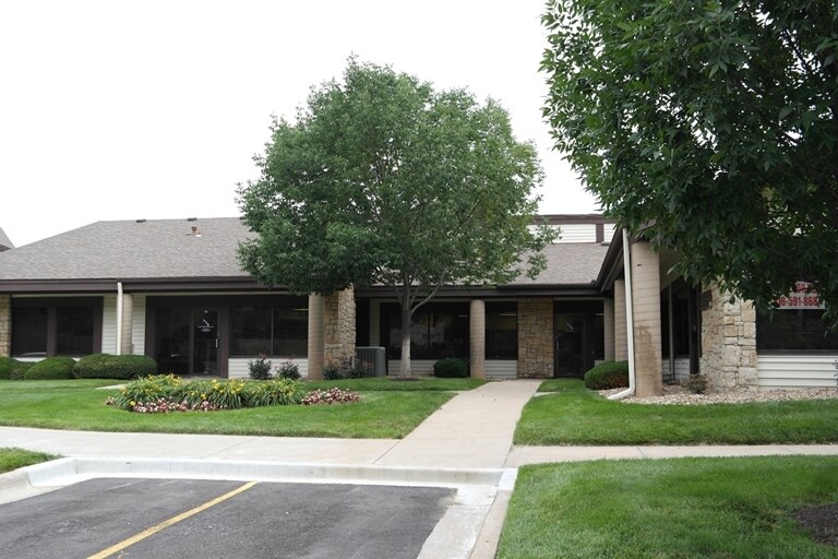 More Photos Of 7211 W 98th Ter, Overland Park Office For Lease