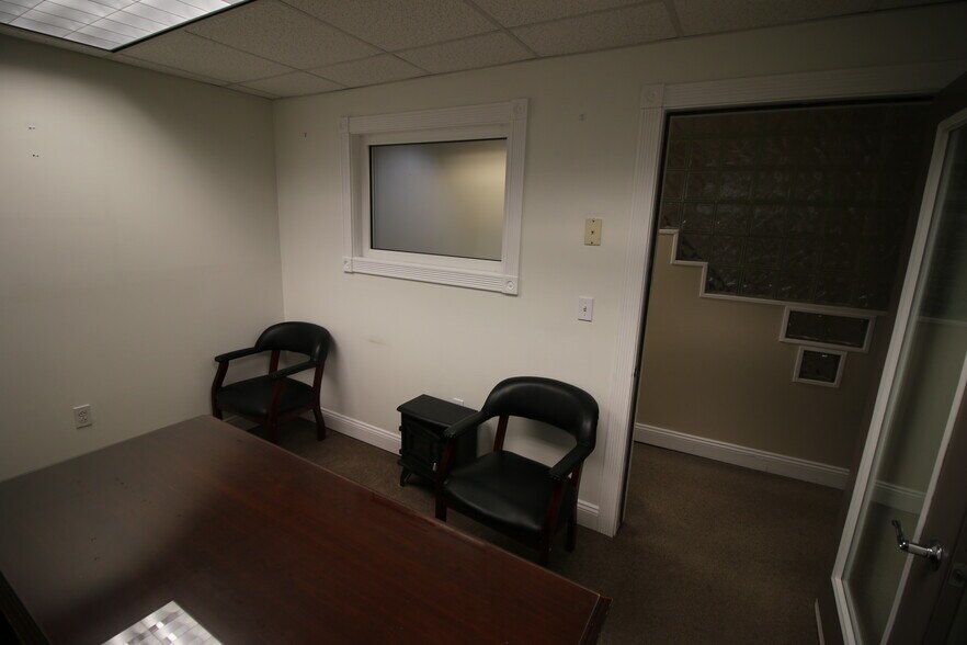 More Photos Of 100 W Union St, Kingston Office For Sale