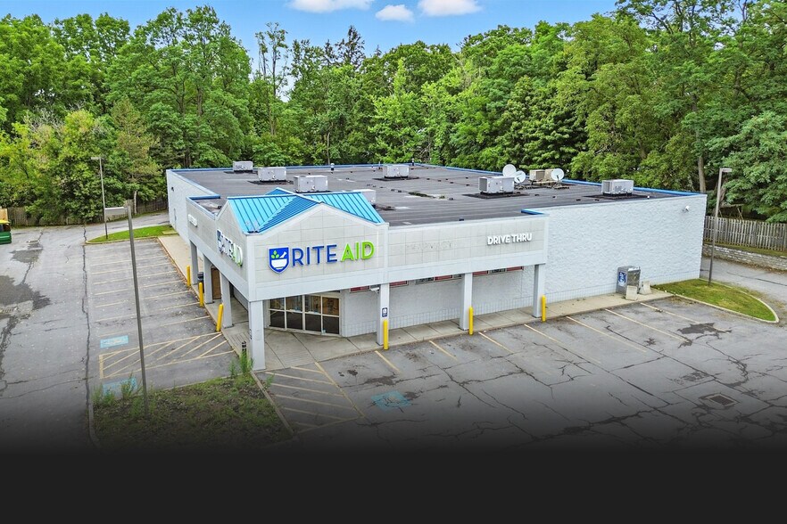 More Photos Of 13090 Broadway St, Alden Drugstore For Sale