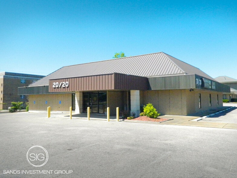 Primary Photo Of 2020 Normandie Dr, Montgomery Medical For Sale
