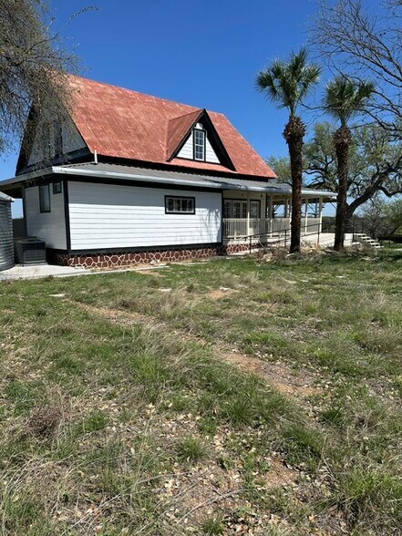 More Photos Of 9900 E State Highway 71, Spicewood Storefront For Lease