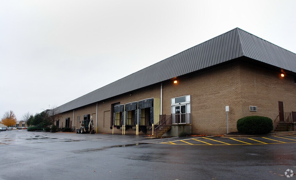 More Photos Of 10945-10973 McCormick Rd, Hunt Valley Unknown For Lease
