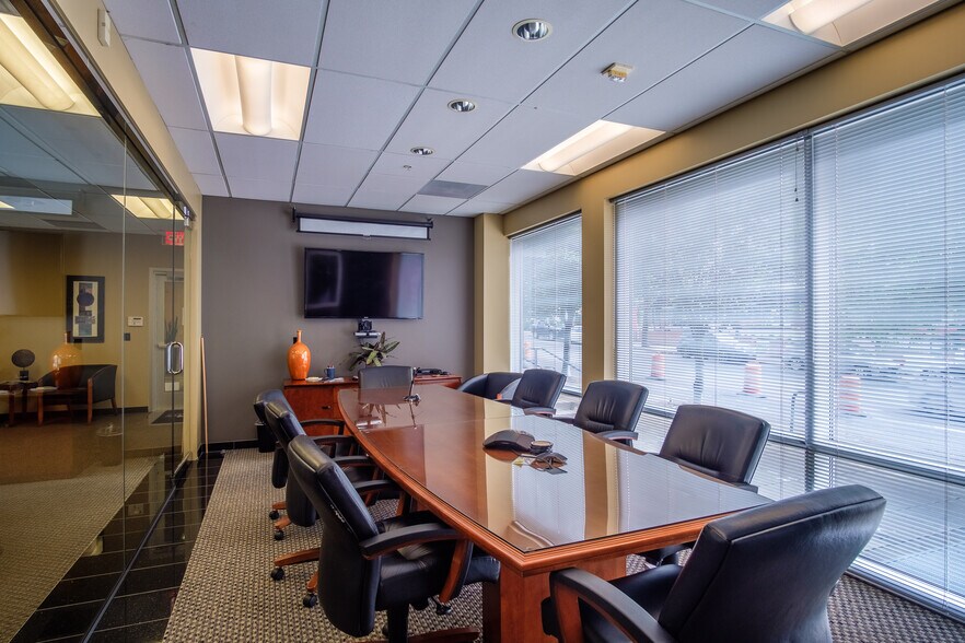 More Photos Of 700 Washington St, Vancouver Office For Lease