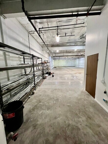 More Photos Of 3236 Union Pacific Ave, Los Angeles Warehouse For Lease