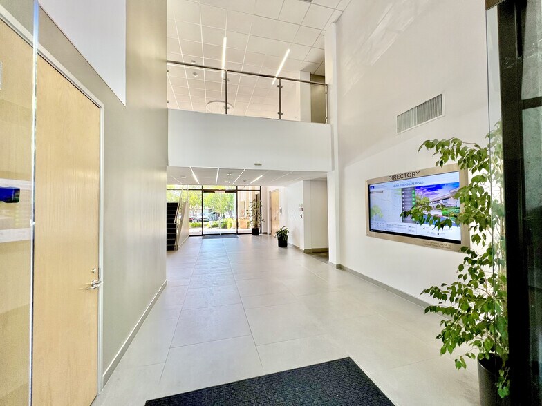 More Photos Of 2659 Townsgate Rd, Westlake Village Office For Lease