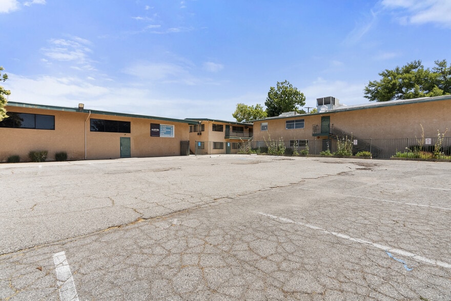 More Photos Of 25222 Wiley Canyon Rd, Santa Clarita Specialty For Sale