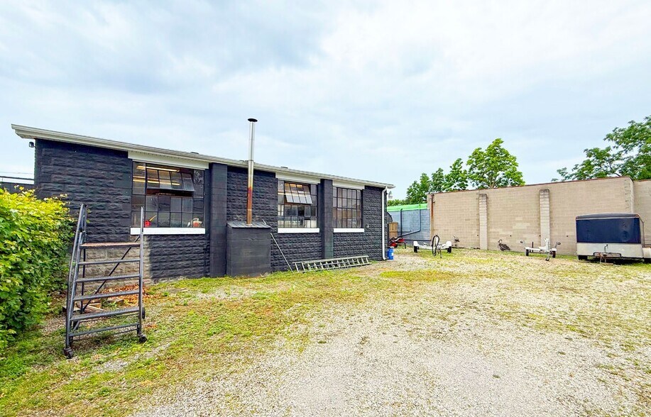 More Photos Of 212 Mellanby Av, Port Colborne Flex For Sale