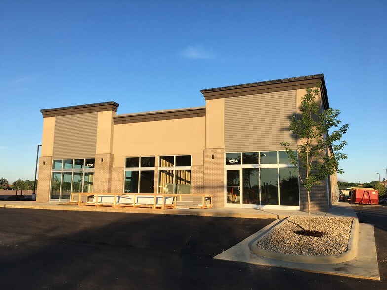 More Photos Of 4200-4300 W Empire Pl, Sioux Falls Storefront For Lease