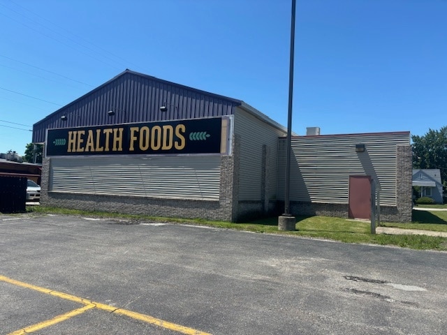 More Photos Of 1006 W Ohio St, Bay City Storefront Retail Office For Sale