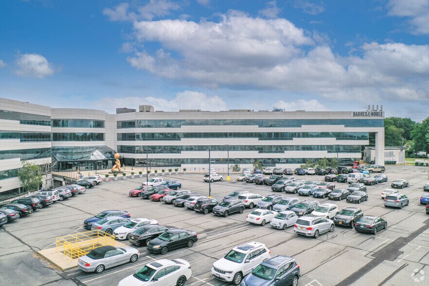 More Photos Of 1400 Old Country Rd, Westbury Office For Lease