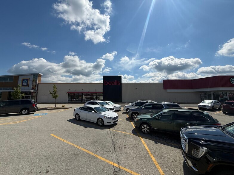 More Photos Of 100 Cross Roads Plz, Mount Pleasant Freestanding For Lease