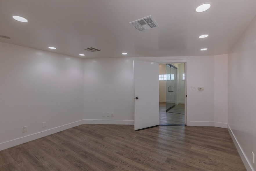 More Photos Of 1544 Anaheim St, Harbor City Storefront Retail Residential For Sale