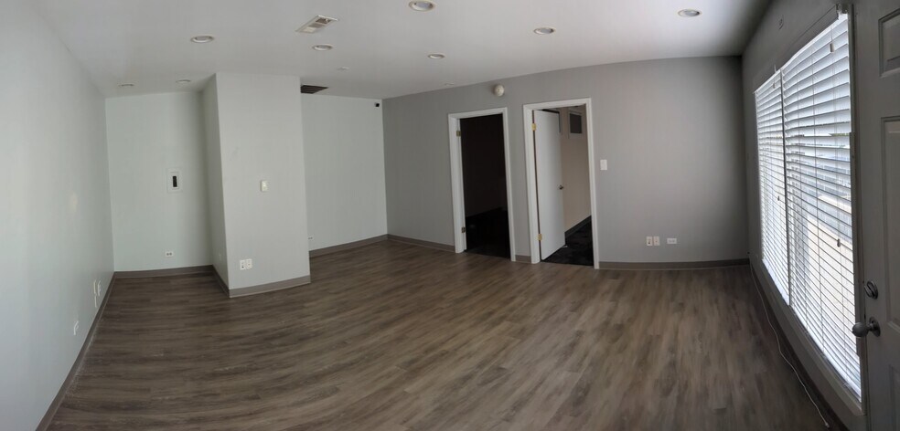 More Photos Of 381 N York Rd, Elmhurst Storefront Retail Office For Lease