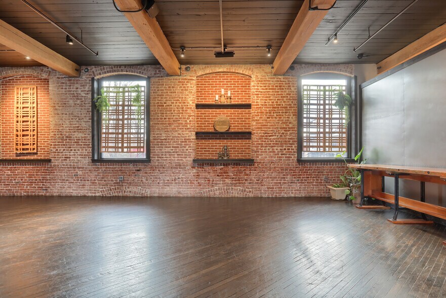More Photos Of 124 N. 5th Street, Lebanon Warehouse For Sale