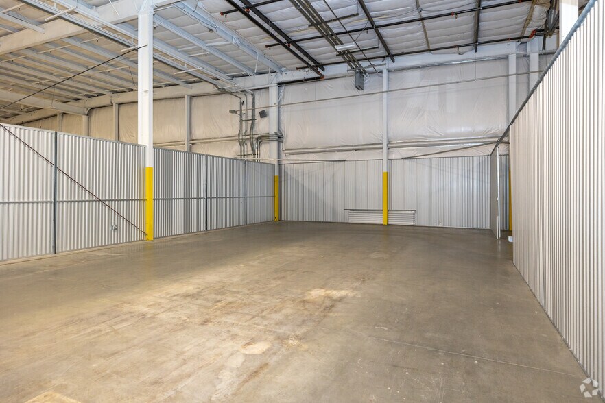 More Photos Of 5180 Fox St, Denver Warehouse For Lease