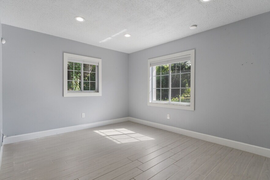 More Photos Of 17110 Gunn Hwy, Odessa Loft Creative Space For Sale