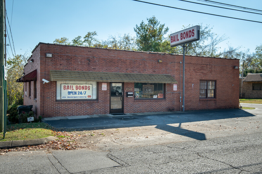 Primary Photo Of 175 W Smith St, Gallatin Office Residential For Lease