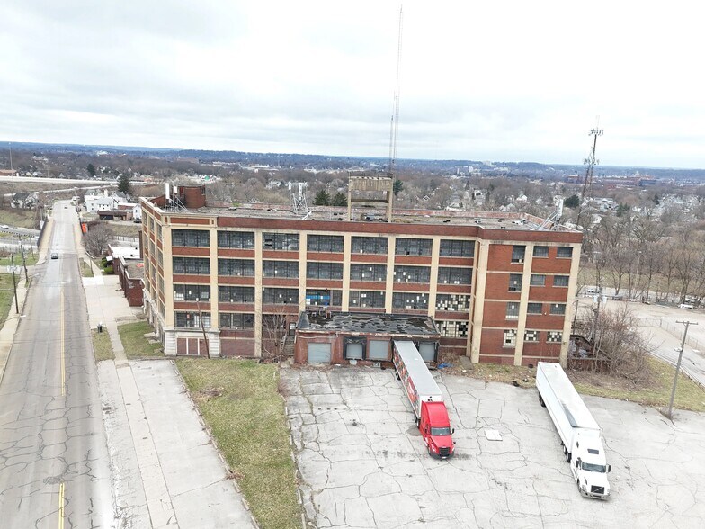 More Photos Of 711 Johnston St, Akron Warehouse For Sale