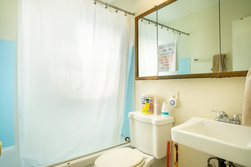 More Photos Of 4940 Tennessee Ave, Chloride Convenience Store For Sale