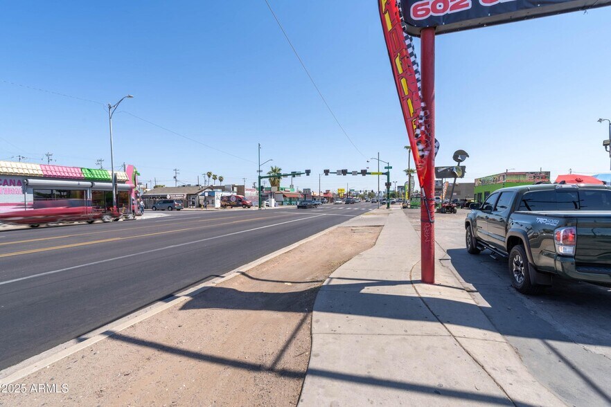 More Photos Of 2735 W Van Buren St, Phoenix Service For Sale
