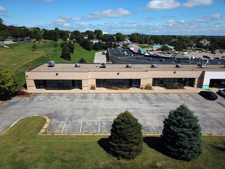 More Photos Of 9720-9756 Park Dr, Omaha Office For Lease