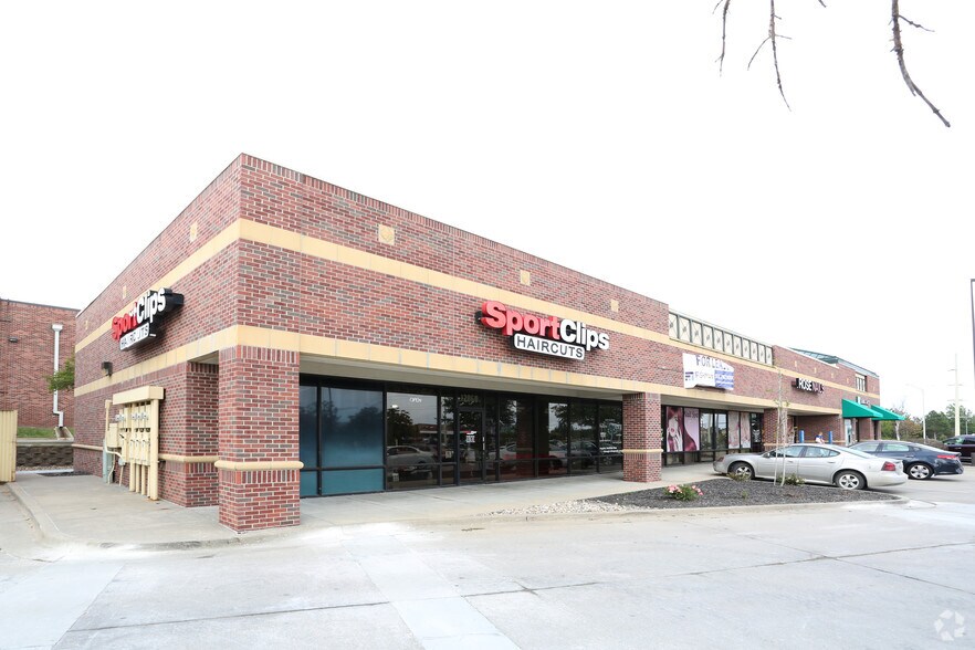 More Photos Of 12060-12080 Blue Valley Pky, Overland Park Storefront Retail Office For Lease
