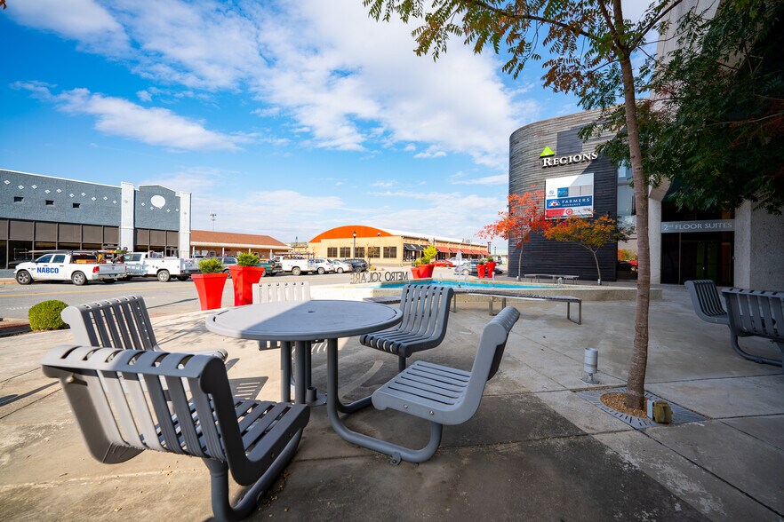 More Photos Of 1023 Main St, Conway Bank For Lease