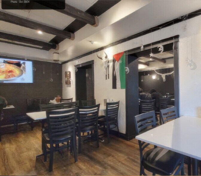 More Photos Of 402 8th St SW, Calgary Restaurant For Sale