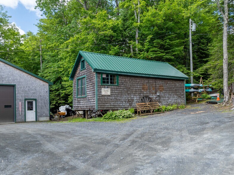 More Photos Of 15 Lower Wilson Pond Rd, Greenville Specialty For Sale