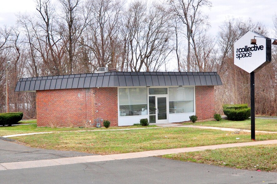 More Photos Of 258 Windsor Ave, Windsor Freestanding For Sale
