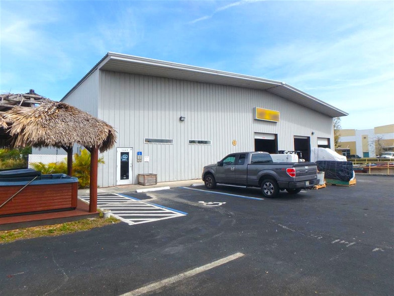 More Photos Of 1649 SE South Niemeyer Cir, Port Saint Lucie Warehouse For Sale