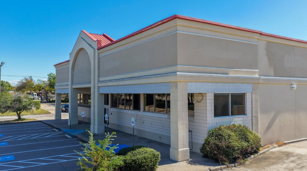 Primary Photo Of 520 E Main St, Allen General Retail For Sale