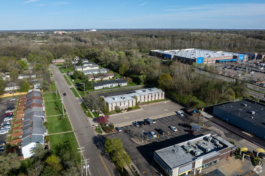 More Photos Of 200-212 Admiral Ave, Portage Office Residential For Sale