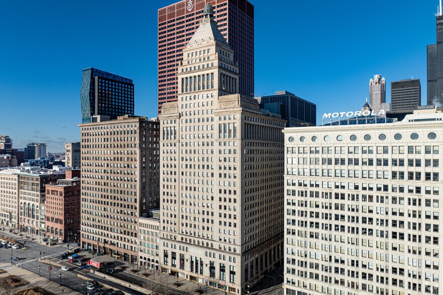More Photos Of 310 S Michigan Ave, Chicago Apartments For Lease