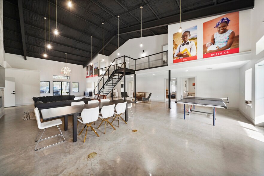 More Photos Of 12726 Moon Rd, Willis Loft Creative Space For Lease