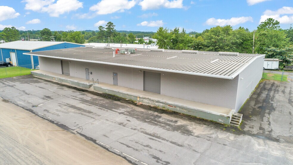 More Photos Of 1827 Killingsworth Rd, Augusta Warehouse For Lease