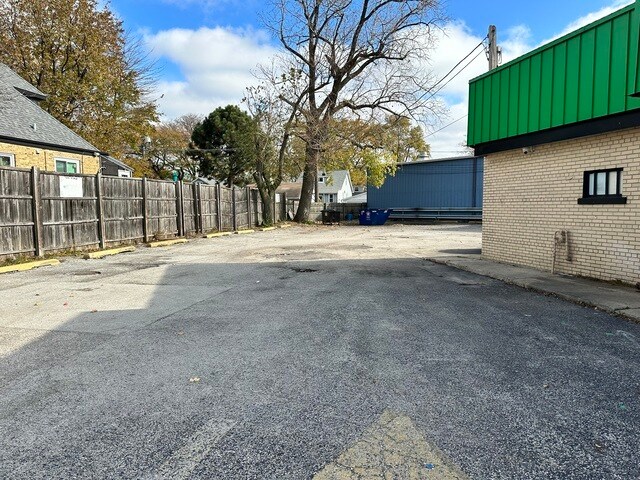 More Photos Of 5725 N Northwest Hwy, Chicago Land For Sale