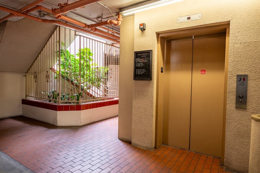 More Photos Of 8950 W Olympic Blvd, Beverly Hills Storefront Retail Office For Sale