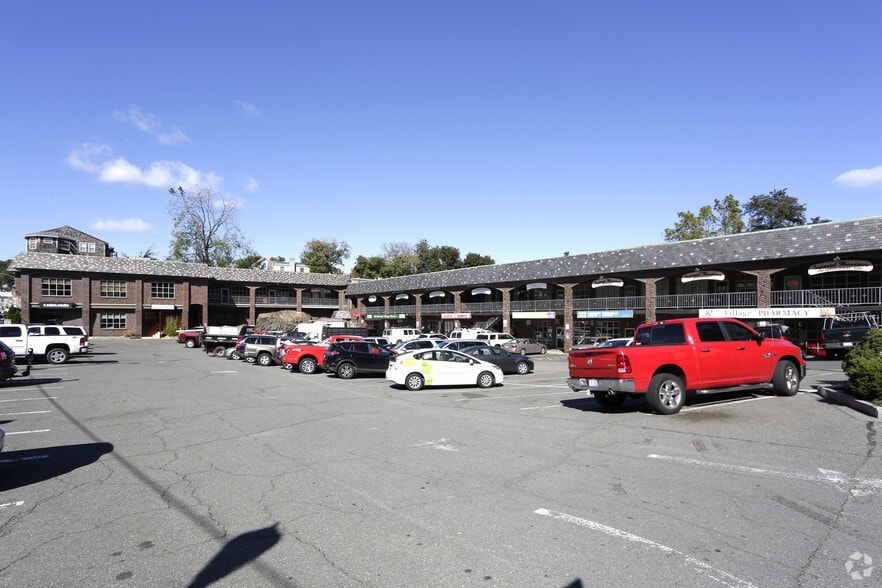 More Photos Of 165 Pleasant St, Marblehead Freestanding For Lease