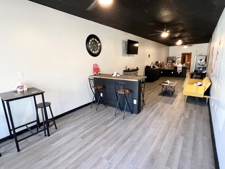 More Photos Of 129 N Main St, Ripley General Retail For Sale