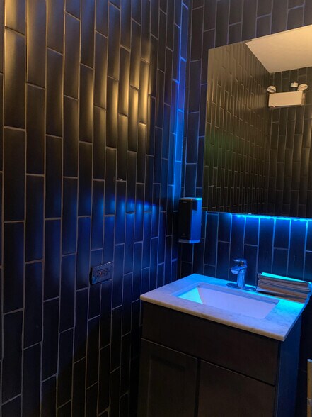 More Photos Of 1969 N Halsted St, Chicago Restaurant For Lease