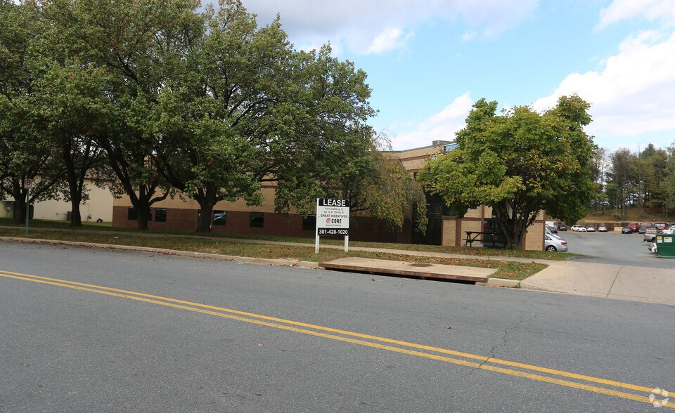 More Photos Of 8001-8019 Cessna Ave, Gaithersburg Warehouse For Lease