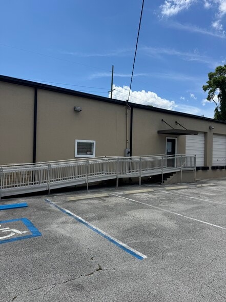More Photos Of 4329 Emerson St, Jacksonville Warehouse For Lease