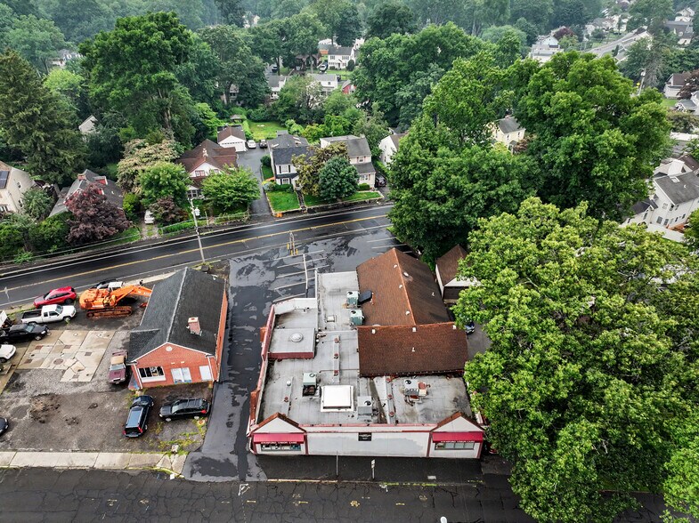 More Photos Of 526 Newfield Ave, Stamford Freestanding For Sale