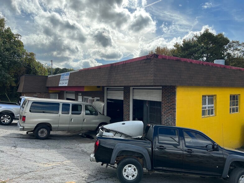Primary Photo Of 4835 Covington Hwy, Decatur Auto Repair For Sale