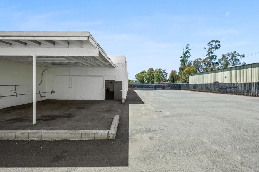 More Photos Of 2475 Bluebell Dr, Santa Rosa Industrial For Lease