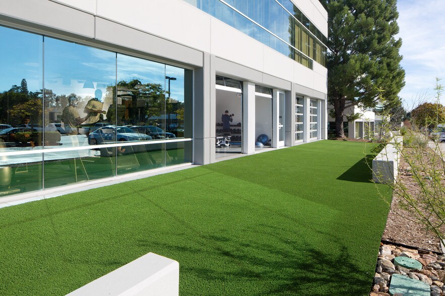 More Photos Of 23332 Mill Creek Dr, Laguna Hills Office For Lease