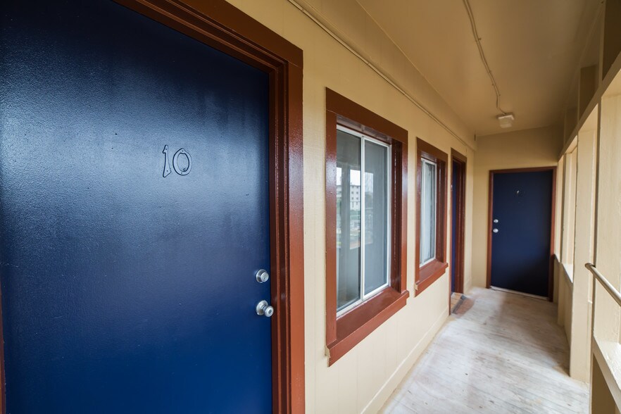 More Photos Of 1125 Hassinger St, Honolulu Apartments For Sale