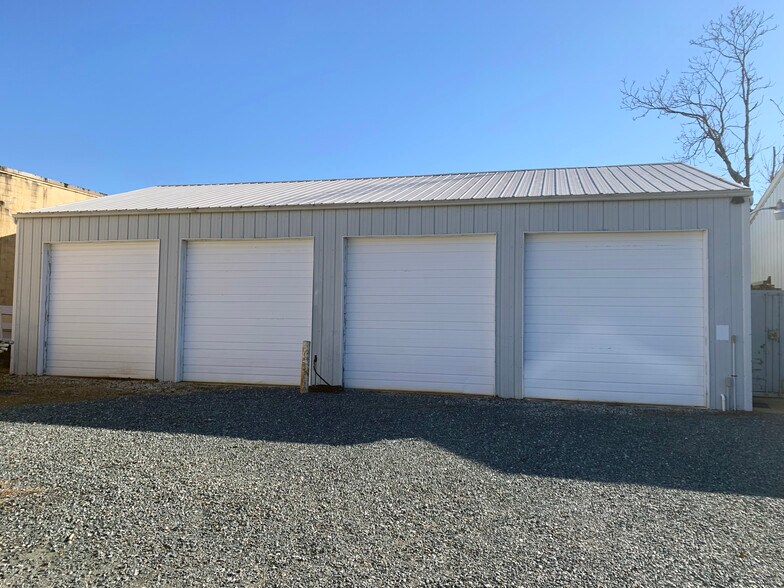 More Photos Of 232 W Hampton Pl, Capitol Heights Warehouse For Lease